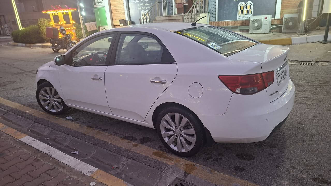 كيا سيراتو 2013
السنويه وبطاقه بنزين باسمي
تحكم استيرن
كير اوتوماتيك
ويل 17
ايطارات جديده فول
4 قطع صبغ
***********
السعر 92 وبيها مجال بسيط
