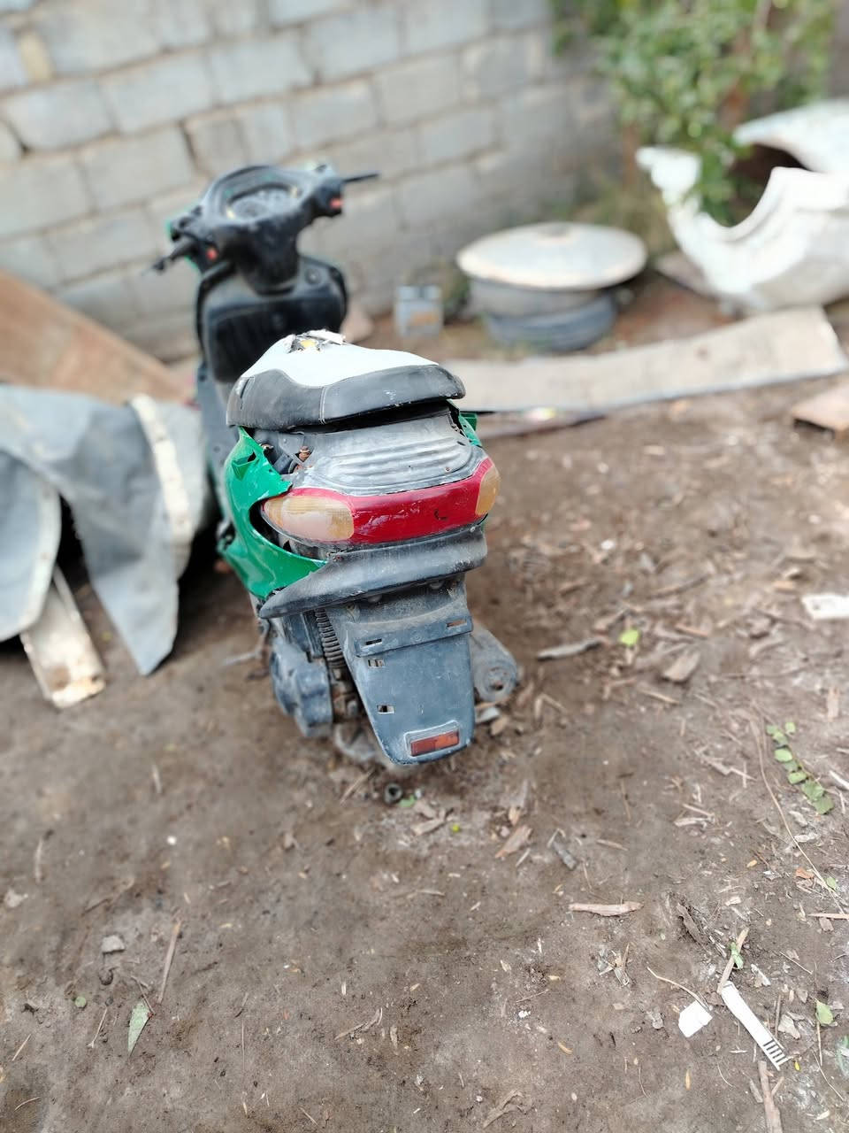 سلام عليكم شباب دراجه دولفين ابيعه كوم حديد تريد تفصيخ تريد كامله انطيني سعر هذا رقمي ***********
