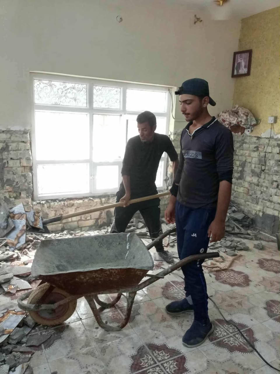 السلام عليكم /كادر عمل جاهز تصعيد مواد +تنضيف بيوت حدائق+ تفليش+ دفن نهري +نقل اثاث//معداتنه جاهزه
وسياره تجيك للبيت ماعليك بس الاتصال بالرقم ***********
