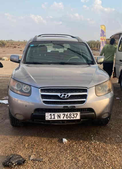 السلام عليكم سنتافيه موديل ٢٠٠٧ وارد امريكي بي صفحه السايق صبغ بس وحادثه جاملغ الوره بالهلال مثل ما بين بالصوره مكينه جديده سياره كامله من كل النواحي السعر ١٢٥ ورقه وبيه مجال بسيط مكانه بغداد السنويه باسمي رقمي دولي مامتواجد على الفيس 
*********** بغداد
