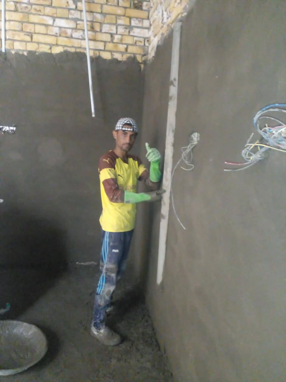 خلفه سيراميك ولبخ وبياض شغل درجه اولى والتزام بل عمل متفرق حاليأ وات ساب وتصال ***********
