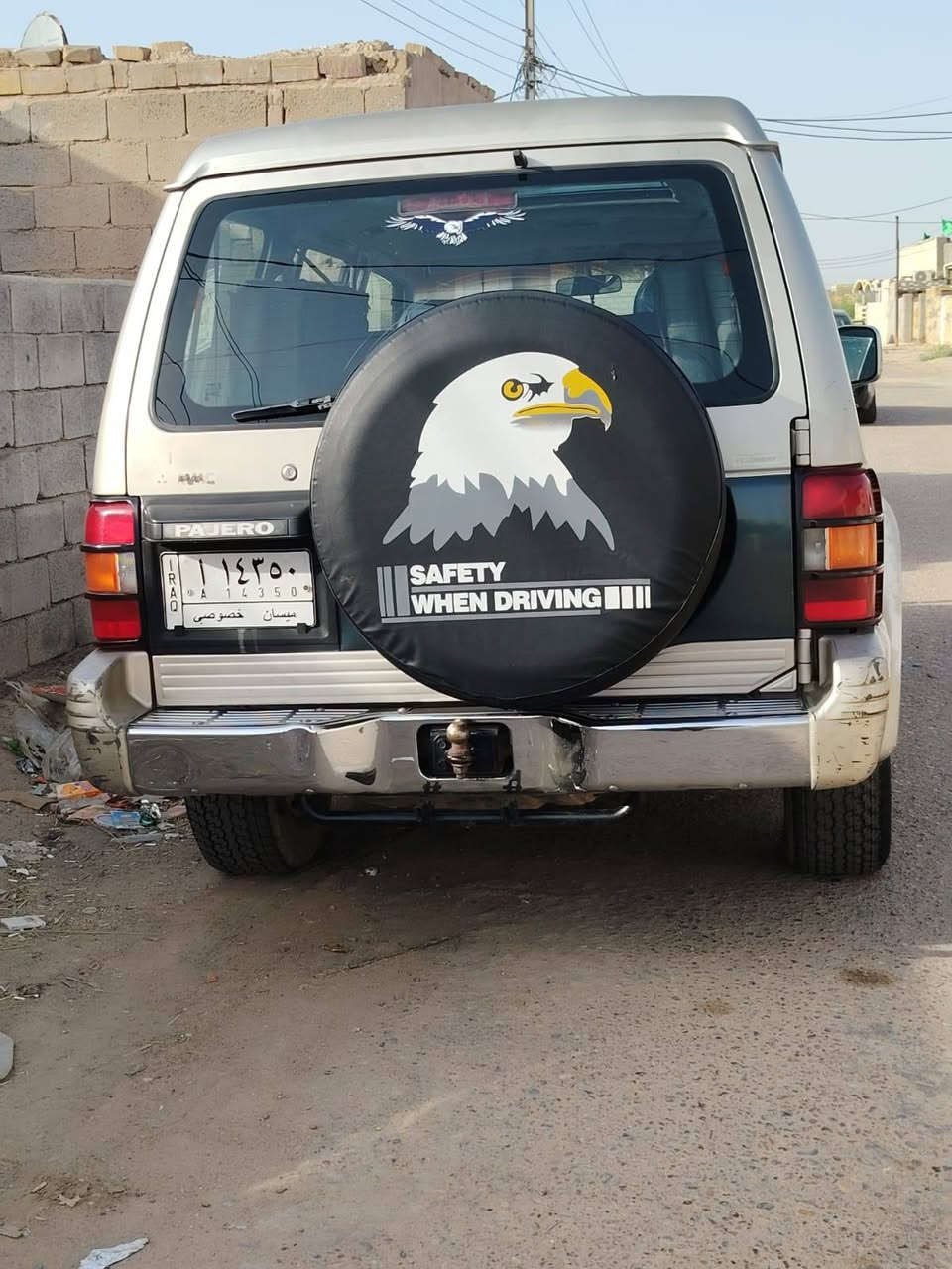 السلام عليكم باجيرو موديل 2000للبيع او مراوس حسب القناعه السياره مكفوله كفاله عامه من تبديل وصبغ تخم تاير نص عمر بيها يرادلها حداديه نص عمر المكينه وكير جدد ترايك وين ماتريد السنويه منتهيه راعيها بل العماره   السعر ٤٣ وبيها مجال الطيبين الاستفسار ***********
