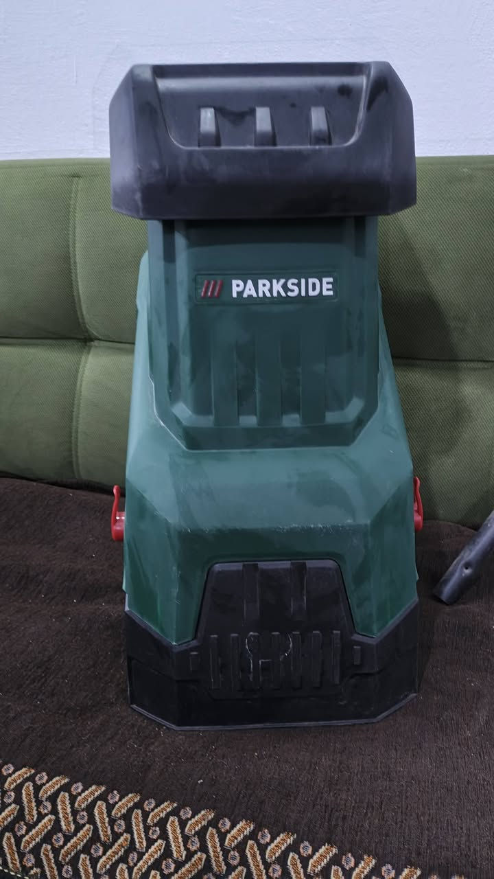 مثرامه جديده تعمل لثرم الاشجار والاعشاب لعلف الحيواني والطيور للاستفسار ***********
