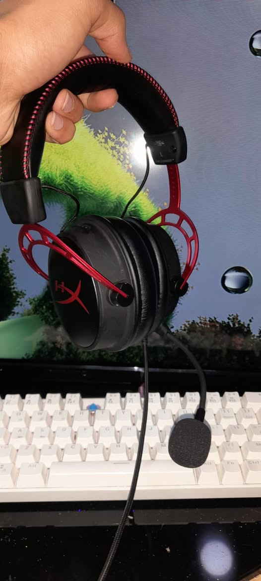 HyperX Cloud Alpha
اليوم اشتريتها وما عجبتني اريد ابيعها ما بيها اي شي كيبلات مايك كامل غراضها جديدة 
مكاني موصل ما عندي توصيل 
ادفع سعر عجبني ابيعك


**إذا كنت صاحب هذا الإعلان وتريد حذفه لأي سبب، رجاءا أرسل رسالة إلى الدعم الفني**