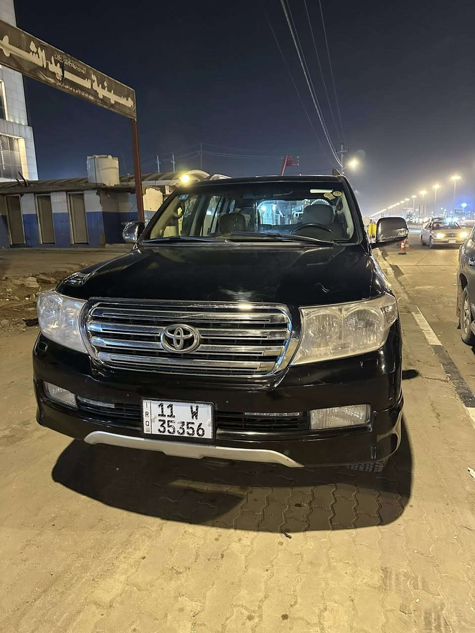 لاندكروزر VXR 2011 بيها شبرين صبغ وبارد قليل السعر 325 وبيها مجال قليل مكان السياره البصرة اتصال ***********
