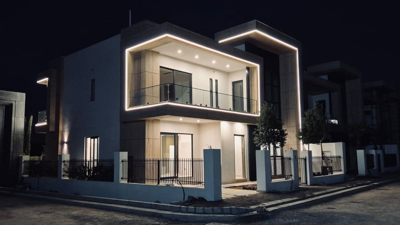 في مشروع Asco Village Asco Village السكني و العائلي في أربيل أصبح بالأمكان زيارة الموقع و مشاهدة نموذج الڤیلا 230م الذي يقع على طريق أربيل - شقلاوة و مقابل گراند ماجدي مول..

للمزيد من المعلومات اتصلوا بنا في عقارات جامانه

اسيا سيل و واتساب ***********
