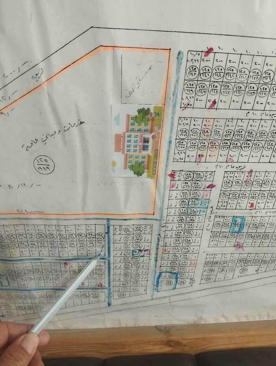 مكتب الحمزة للعقار
للبيع قطعة ارض سكنية مساحه 200م ركن تجاه قبله وشروق خدمات كامله قرب مدرسة الرجاء الابتذائية والمستوصف حي العسكري السعر 46 مليون للاستفسار ع رقم المكتب أو ع واتساب 
***********
***********
