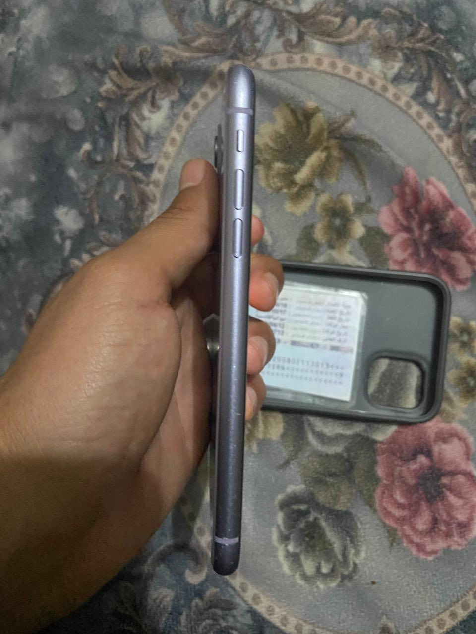 ايفون ١١ العادي  شرق اوسط الجهاز نظيف ومامفتوح واحلى من الصورة بطارية ٧٥  ذاكرة ١٢٨.
مابي غير هذا الفطر الصغير و واگف مايمشي الجهاز كلش حلو ونظيف .
للاسفسار *********** 
ممتواجد بالفيس.
