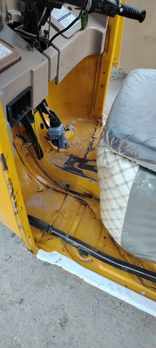 سلام عليكم تكنك للبيع 18رقم نكليزي تحويل ثاني يوم تكتك جديده لاظربه ولاصبغ فقط دوس بدون كص سعر5وستميه مكاني بغدادالبلديات زراعي
فقط اتصال ***********
