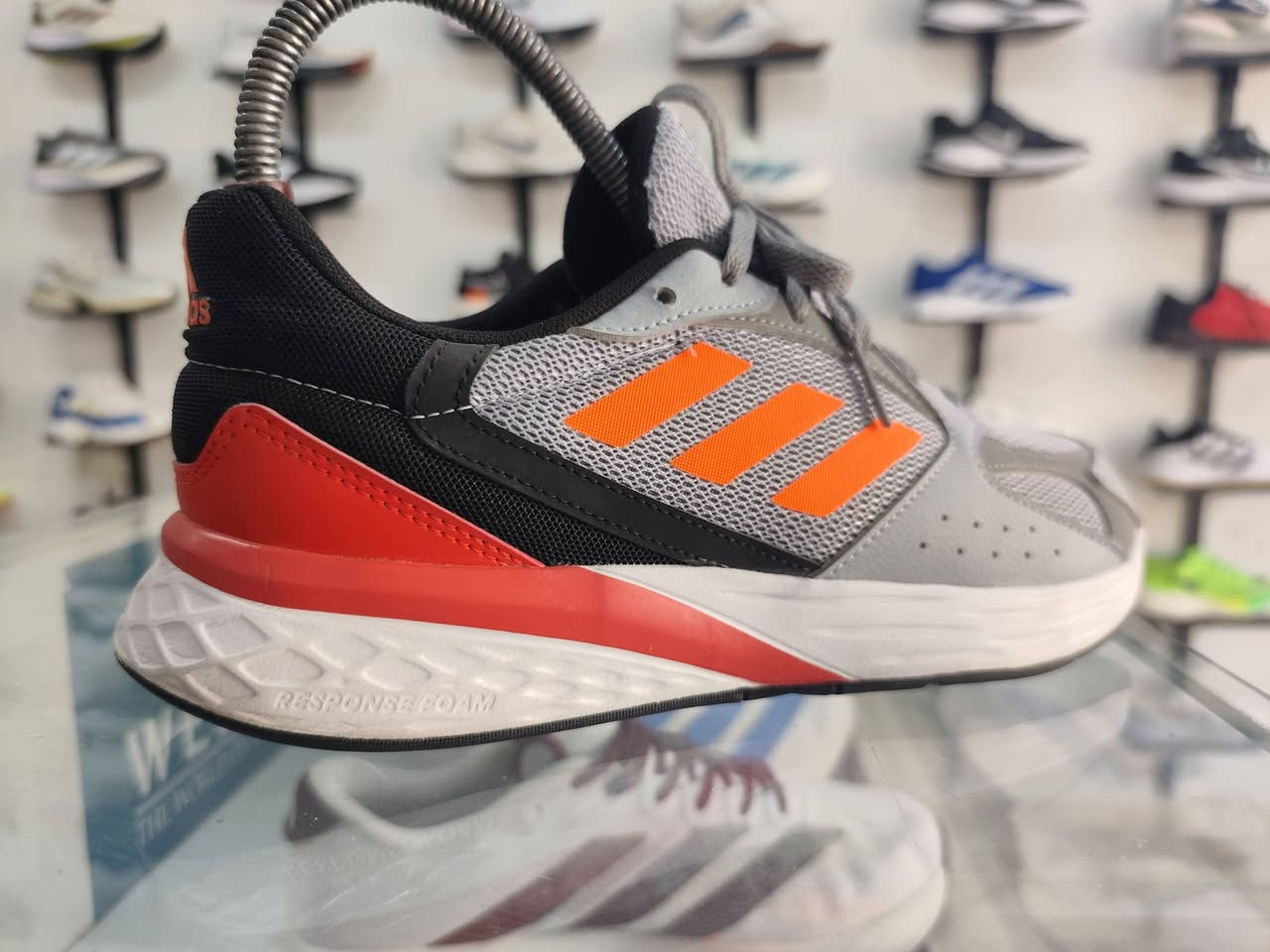 Adidas Response 
لايك وتعليق عالمنشور بيصلك تفاصيل


**إذا كنت صاحب هذا الإعلان وتريد حذفه لأي سبب، رجاءا أرسل رسالة إلى الدعم الفني**