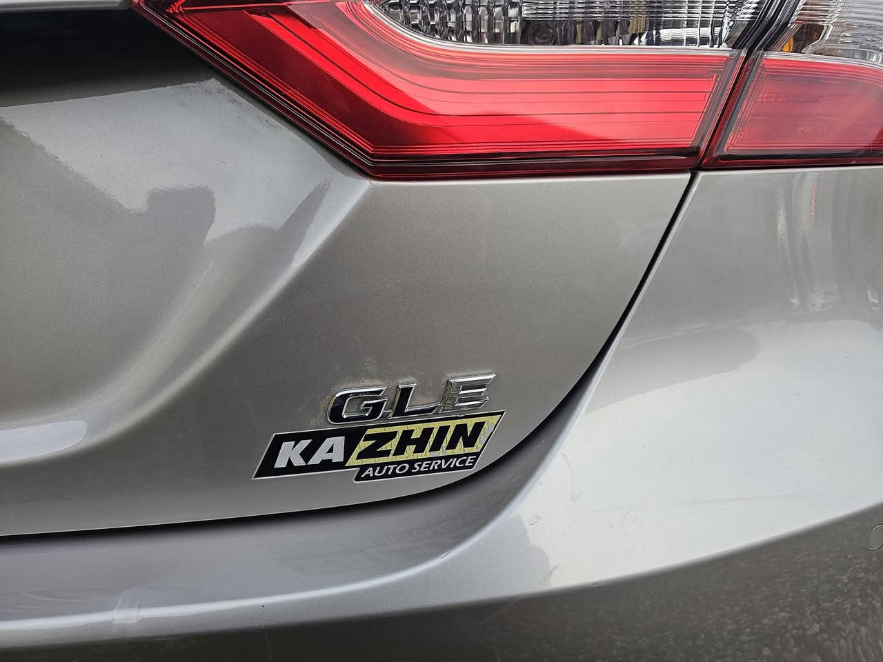 تويوتا كامري ٢٠٢٠ خليجي فول مواصفات بصمه سلايت كشن كهربائي شحن موبايل لاسلكي برده خلفيه حساسات امامي خلفي رقم شمالي شرط التحويل مكفوله على وضع الشركه ماشيه ٣٣ كم فقط
تلفون/***********
