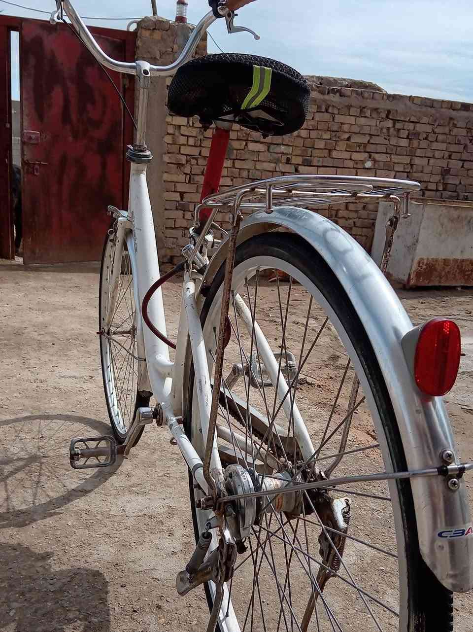 السلام عليكم باسكل للبيع حجم 26 ستيرن قفل وفتح فول مواصفات حساس قفل خارجي ديلمه موديل 2024 يعني جديد باسكل فول الفول المكان الديوانيه ال بدير الاستفسار على الواتساب فقط لاستقبال شخص على الماسنجر رقم الهاتف ***********
