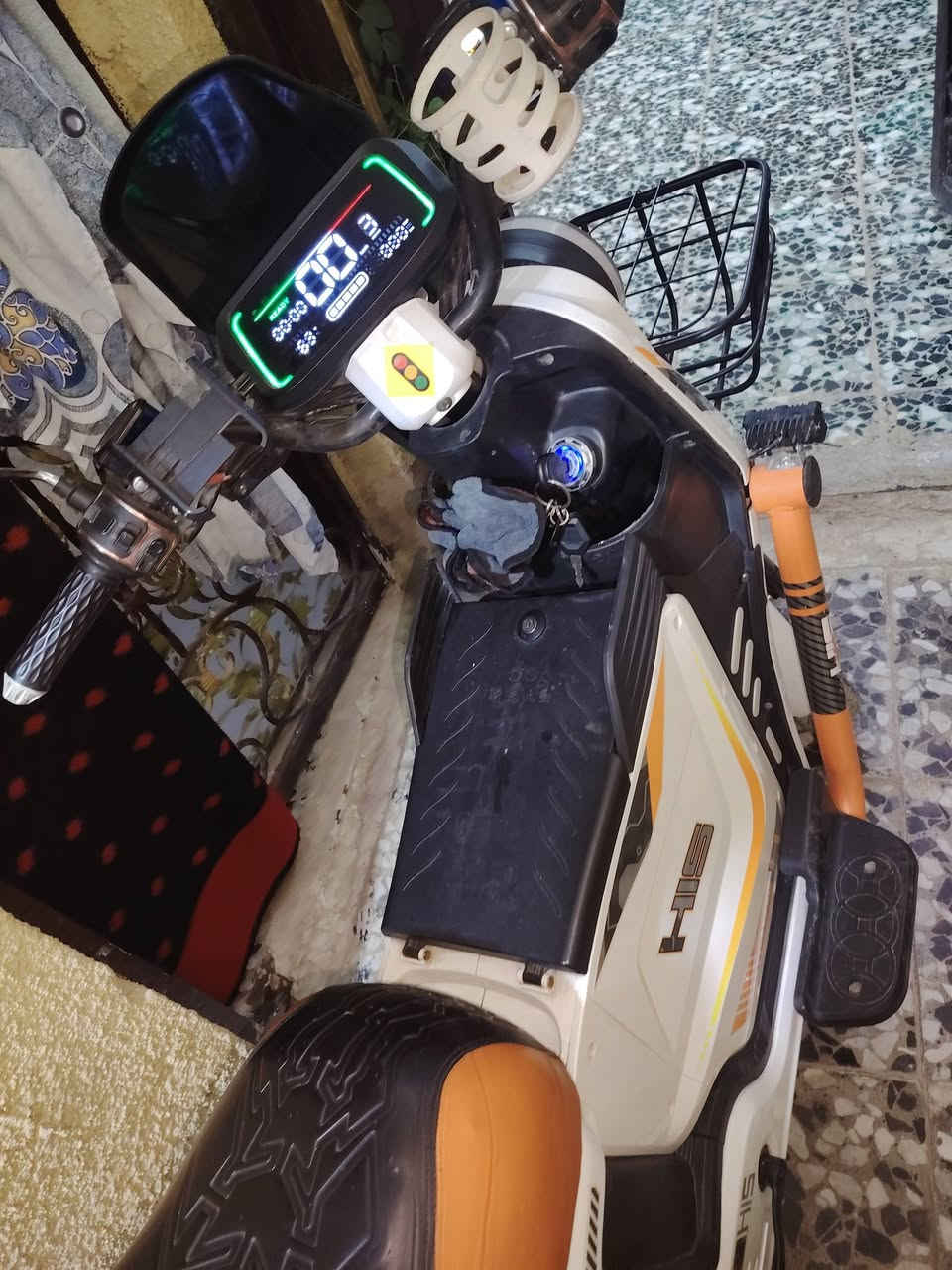للبيع
دراجه شحن نوعH900

مواصفات

5بطاريات كبار

لايت زنون عالي ناصي

نضامR

شاشه تحديد العطل

نضام تشغيل بصمه وسويج

دراجه كلها شغاله مابيها نقص كامله

السعر٤٥٠ وبيها مجال ستخدام٤ اشهر

عنوان بغداد الرقم***********
