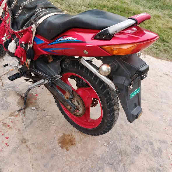 السلام عليكم دايوان اوراق كامله مابيهه نقص كلشي موديل 14سعر 10000بيهه مجال حك لجيه عنوان واسط عزيزي رقم ***********)
