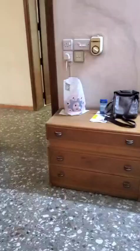 غرف نوم عدد ٢ خشب كاملة مابيها ضرر 
المكان بغداد حي الجامعة


**إذا كنت صاحب هذا الإعلان وتريد حذفه لأي سبب، رجاءا أرسل رسالة إلى الدعم الفني**