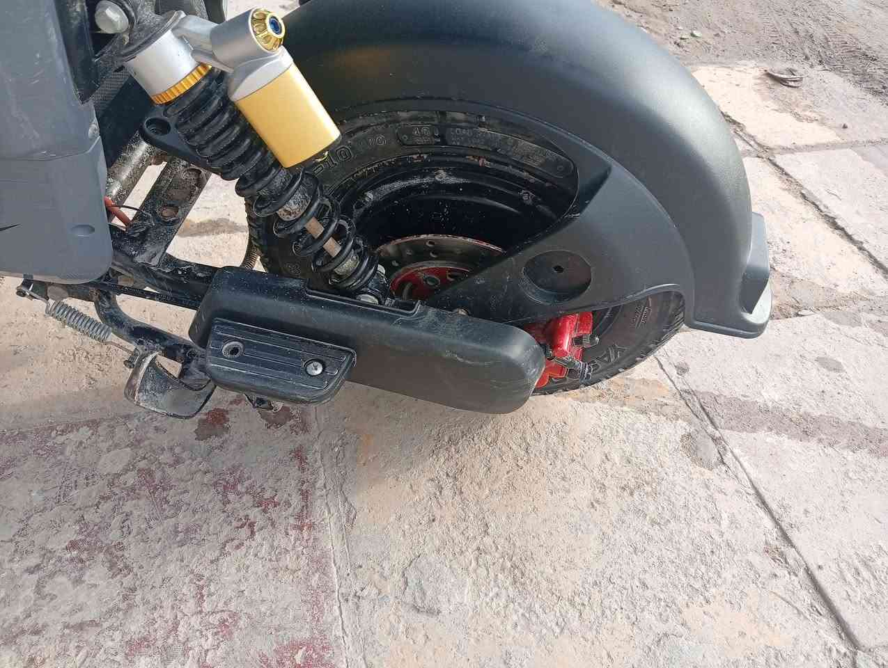 دراجة R9 للبيع بدلت بطاريات دبل مبدل بيه  مو حجم صغير  بسعر 200 الف بس البطاريات  وابيع 700 الف دراجة جديدة استخدام قليل العنوان الري واتساب ***********
