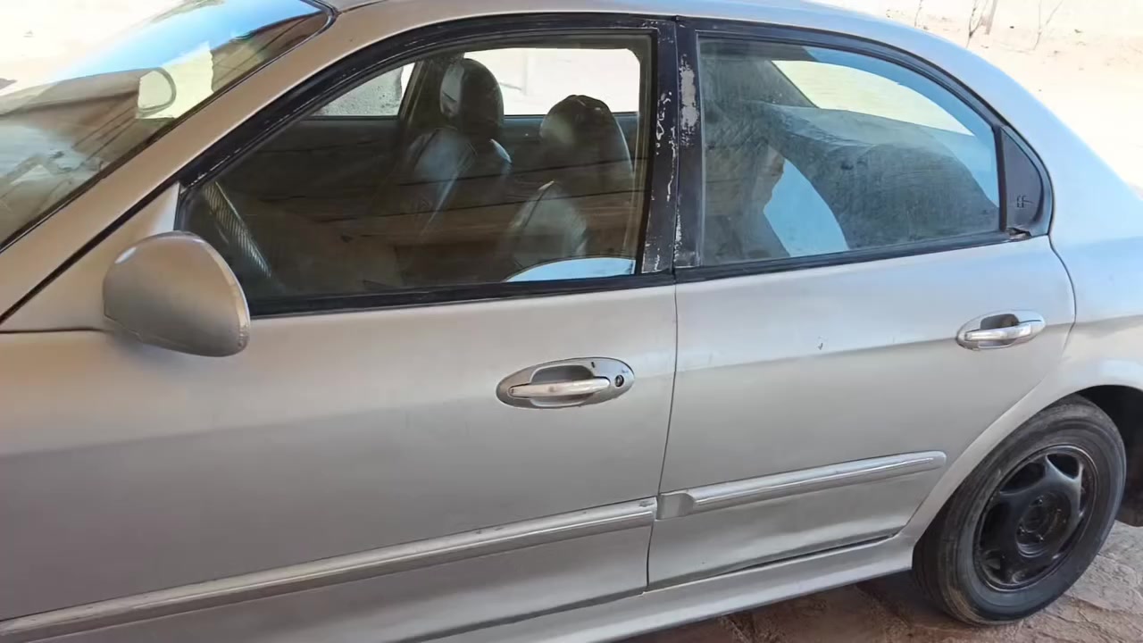 ياالله
سلام عليكم للبيع سوناتا 2000 
كير محرك مكفول مصبوغ عام مكفولة من الحادث سنويه بسمي
بيع ومراوس حسب القناعة السعر 3 الف وبيهه مجال ما متواجد 
عالفيس بوك واتس *********** اتصال ***********
