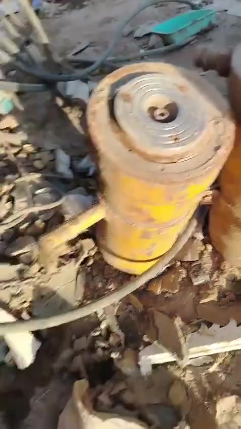 بسبب الوعد الكذبه  اعيد النشر جكات عدد 4خوات او مضخه للبيع مكانهن بغداد جرف النداف ***********
