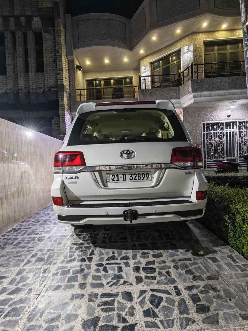 سلام عليكم 
لاندكروز وايت ادشن 2017 سياره نضيفه جدا تخم تاير دلووب رقم سليمانيه باسمي تحويل مباشر فوول مواصفات مكاني بغداد الكاماليه ***********
