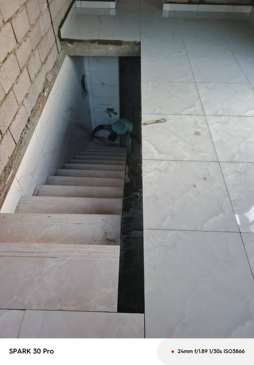 كادر مصري سيراميك ارضيات وجدران وبايات ومرمر وكاشي وألواح تسليم مهندسين دراجة أوله ***********
***********الارقام على واتس
