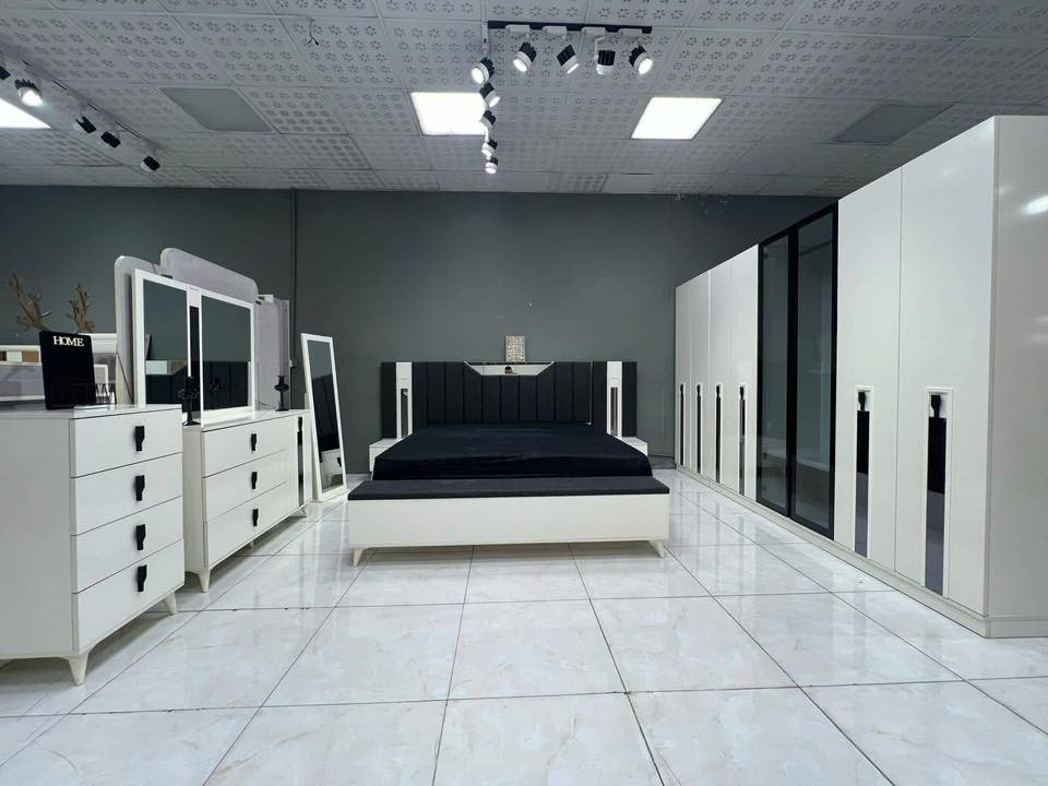 السلام عليكم اخوان عندي غرفة نوم للبيع ٩ قطع نضيفه كلش استعمال شهرين مشتريها ب مليون و ٣٠٠ ورايدها هسه ب ٩٠٠ وبيها ضمان ٥ سنوات مكاني الدورة ***********
