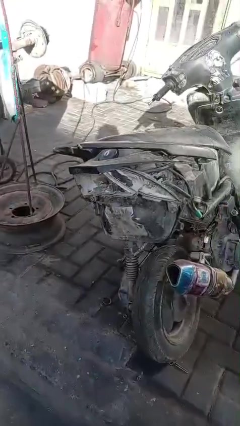 السلام عليكم شباب عندي هاي الدراجة ثعلب للبيع طافيه شغلتها كهربائيات بسيطه 
الخاص مفتوح


**إذا كنت صاحب هذا الإعلان وتريد حذفه لأي سبب، رجاءا أرسل رسالة إلى الدعم الفني**