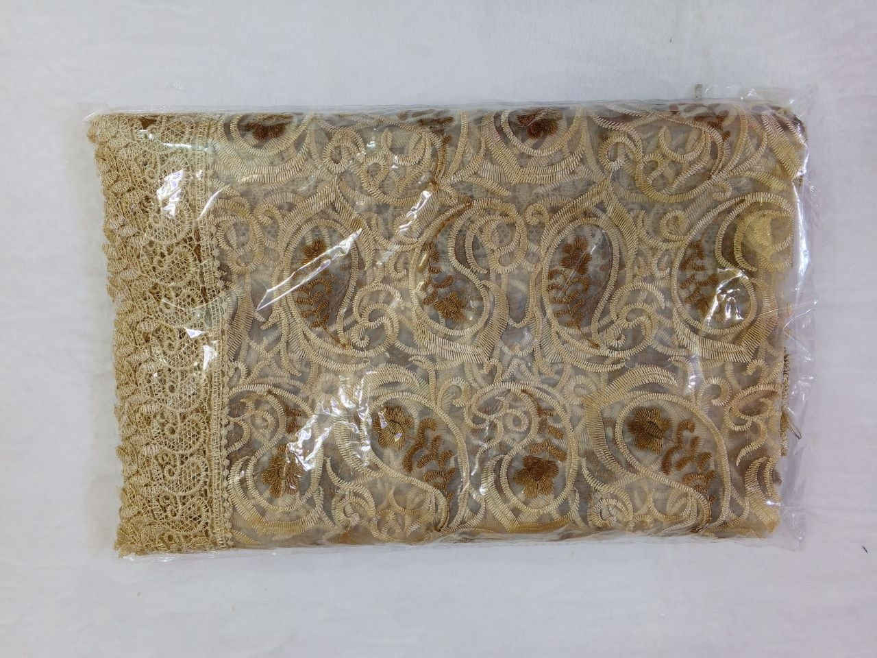 السلام عليكم
توفر مفرش اوركينزا مطرز + اطراف كيبور ثقيل 
للأستفسار التواصل على الواتساب ***********

