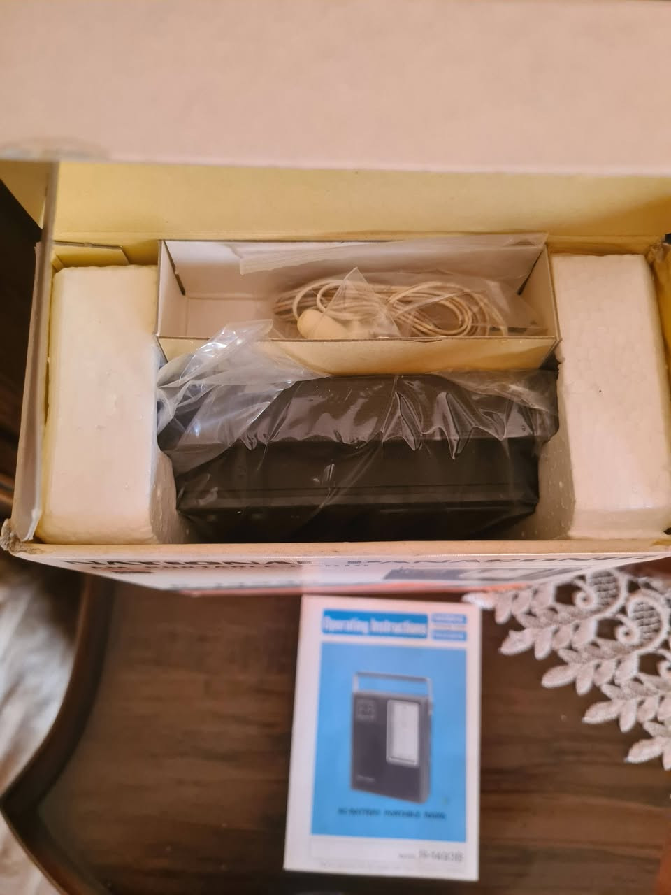 السلام عليكم راديو ناشيونال بانوسونيك جديد بالباكيت غير مستعمل. صنع الستينات. السعر خاص او واتساب ***********
