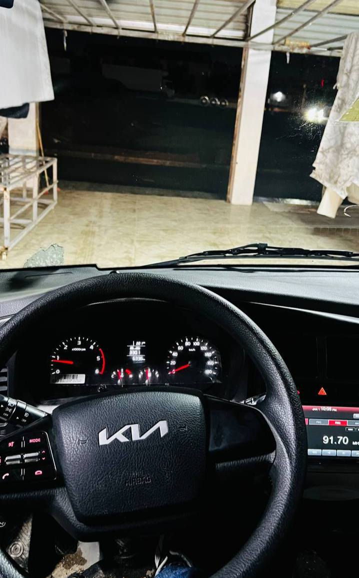 سلام عليكم للبيع 
كيا حمل موديل 2025 سستم
مكفوله كفاله عامه حتي شخط مابي بشرط
مرقم كامل نينوي باسمي تحويل شرط ((بيها حصه كاز جاهز)) 
كير و محرك و تبريد و شواصي كلو بشرط
ماشية 6 الف فقط حسب زيرو 
سيارة عل وضع الشركه 
داخل قيسي بعدها باللايلون عل وضع الشركه
السعر 183 وبيها مجال للشراي
مكان السيارة دهوك 
للاستفسار 
***********
*********** دهوك, العراق
