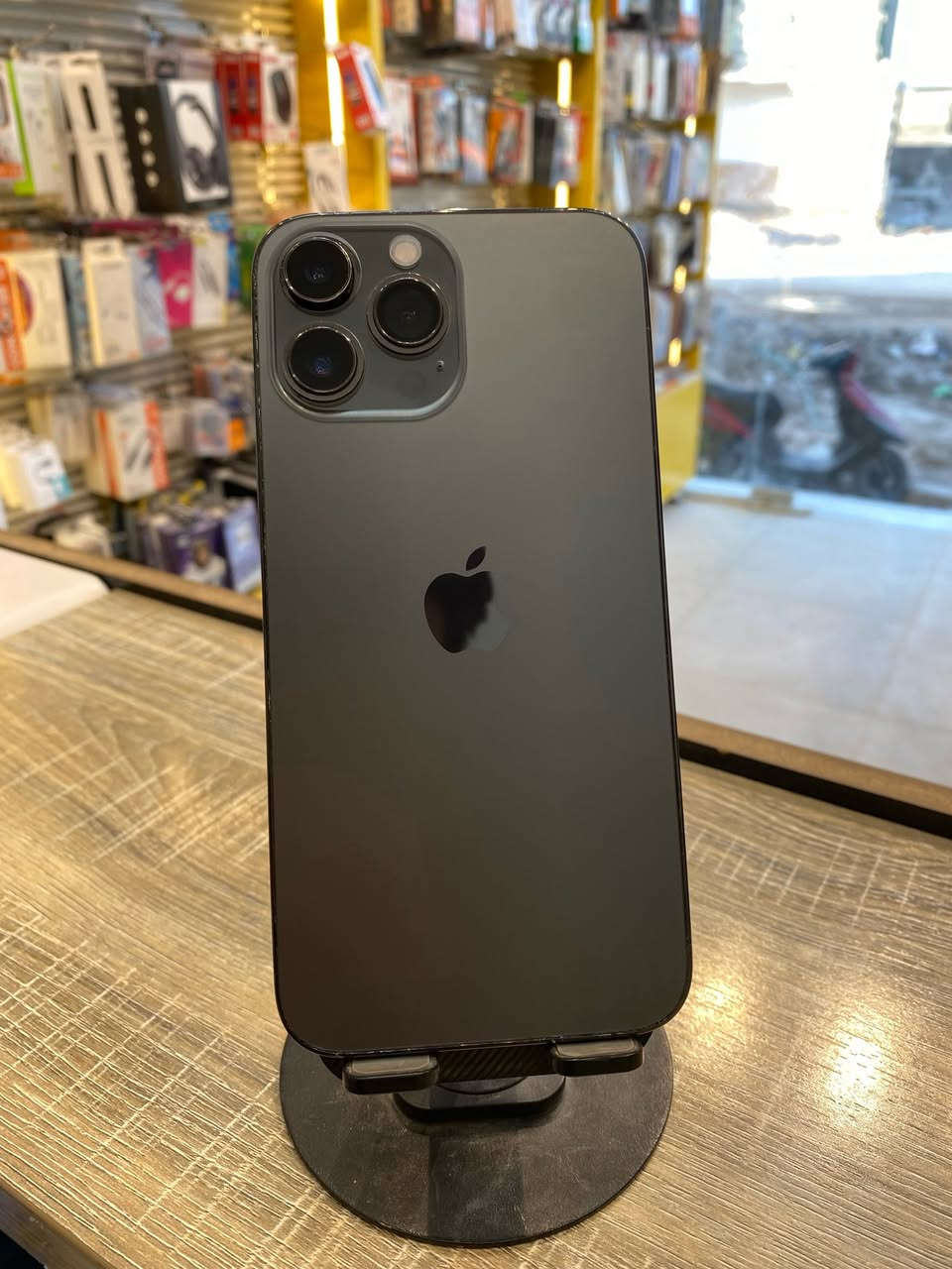 السلام عليكم ايفون 13 برو ماكس ذاكره 256 تلفون مبدل شاشه وبطاريه وكاله ودكمه التطفي التلفون ماتشغل ولكامرات الخلفيه مايشتغلهن رايده مراوس بدراجه ماكس العنوان البصرة التنومه رقم الهاتف للتواصل ***********
