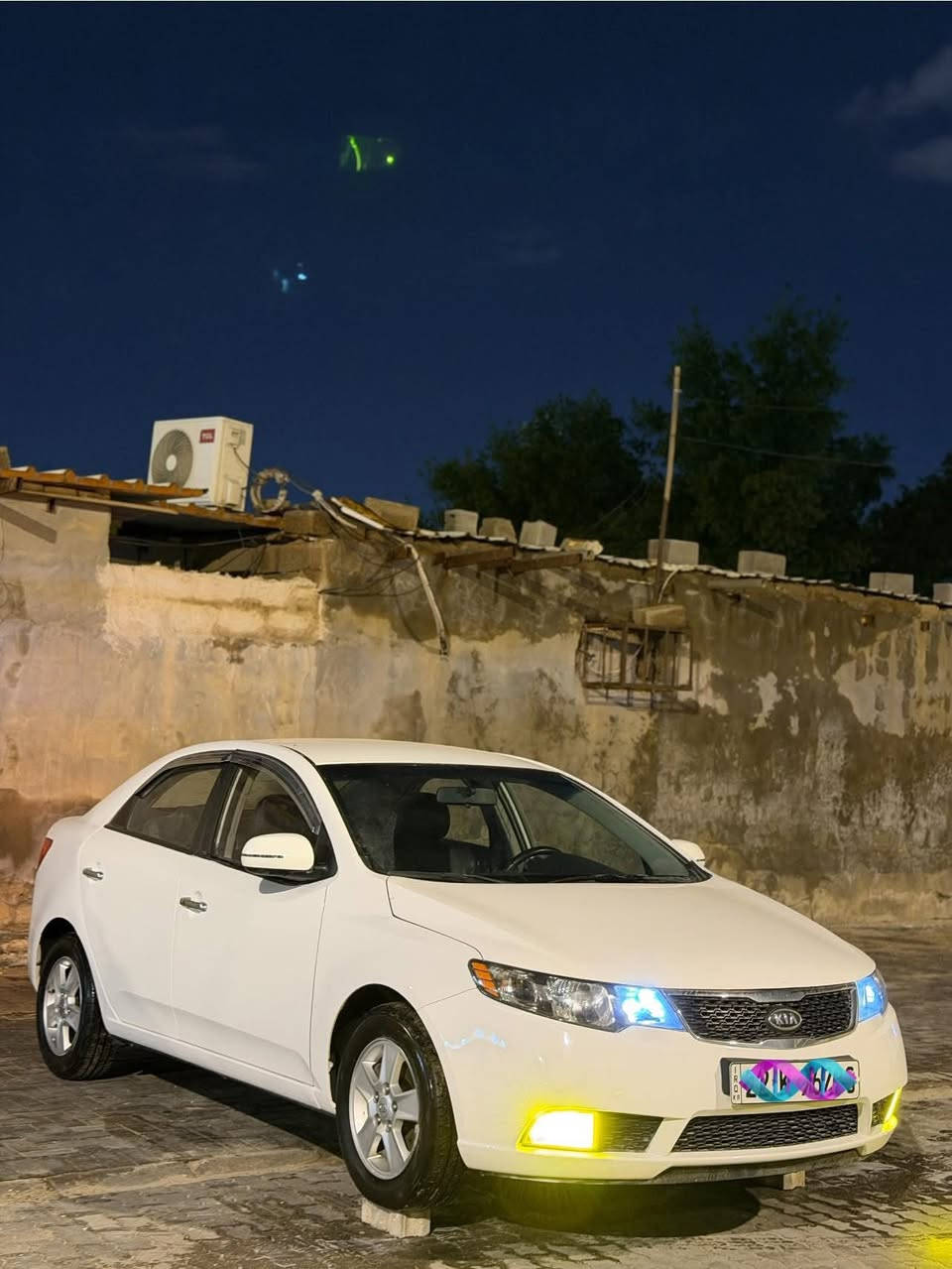 السلام عليكم 
سيارتو 2012 طك كارتون بعدها بريحة الوكاله 
بانزين بانزين كصه جنطه متومه ارقام وسنويه دخول هاي اليومين سياره جديده بجيس وجاهزه للاخير مابيها اي نقص
فول مواصفات عده الفتحه 
٣ بصمات كشنات جلد تدفئه وتبريد كشنات مواصفات كلش حلوه 
مكاني البصره القبله 
السعر والاستفسار اتصل وتدلل ***********
