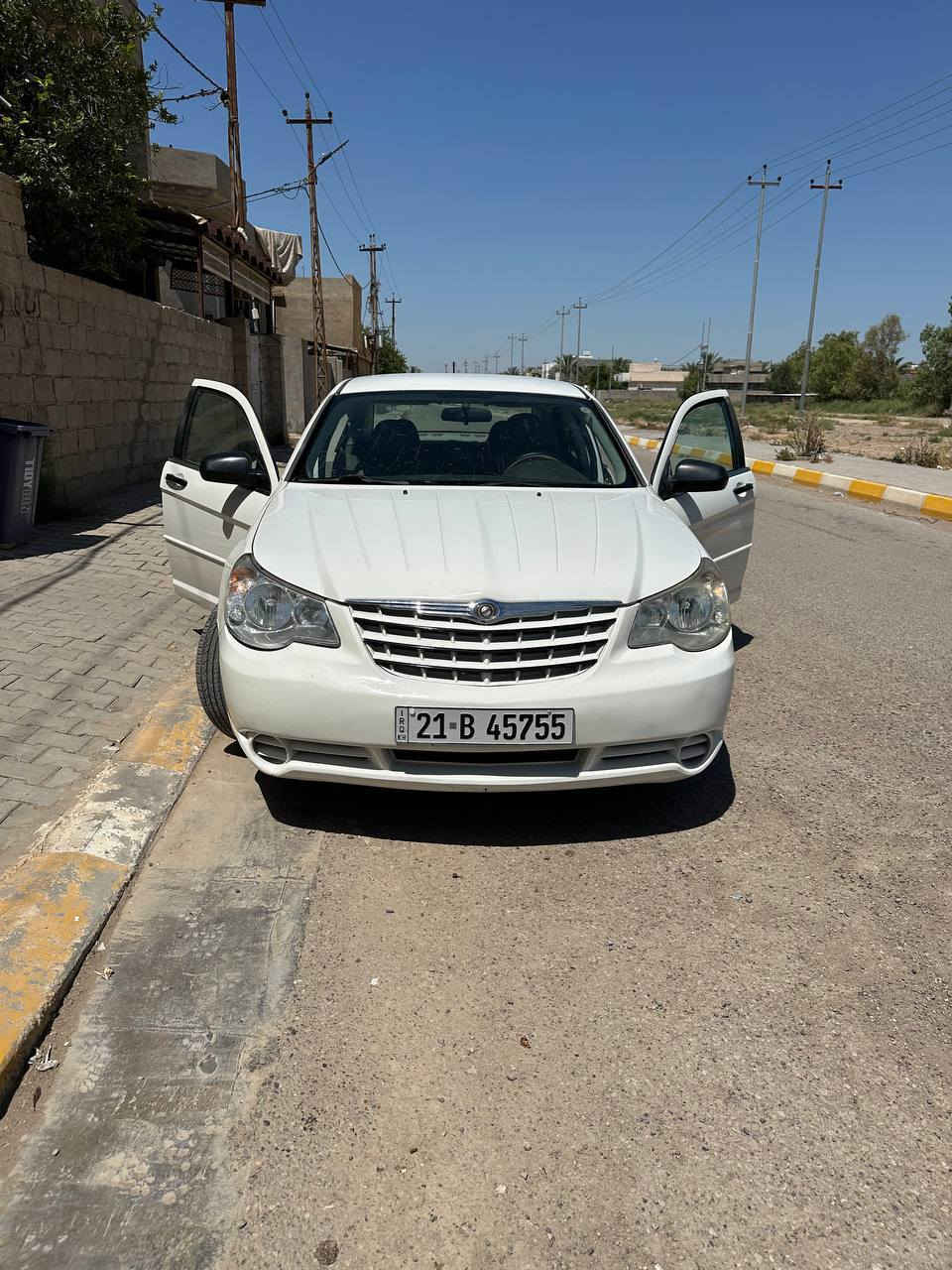 سلام عليكم سيارة للبيع نوع سي 200 سيارة جاهزة علة اخر شي ترايك وين ما تريد تدفئة تبريد فول سيارة نضيفة كلش مال بيت وال شراي سعر77 بيها مجال شي قليل رقم الهاتف ***********
