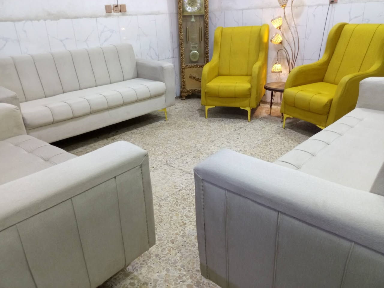 تخم تكمه نظيف جدا 10مقاعد ب250الف وبي مجال المكان الوشاش *********** يوجد توصيل  بكروة يوجد واتس اب
