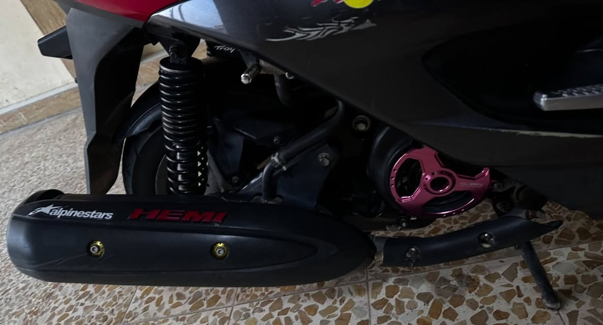 سكنس لد ياباني حديث
قبق نفخ ستاند حساس 
دراجة مفولة مكفولة كفالة عامة مكينة كفرات كهربائيات كاملات 
ما بيهة نقص الدراجة شوفة عينكم بل صور للمعلومة الدراجة مالحة بس اني حاط ملمع سوادات اخاف تكولون سوادات تجاري  
العنوان ديالى قضاء المقدادية 
للمراسلة خاص او على الرقم *********** 
السعر خاص
