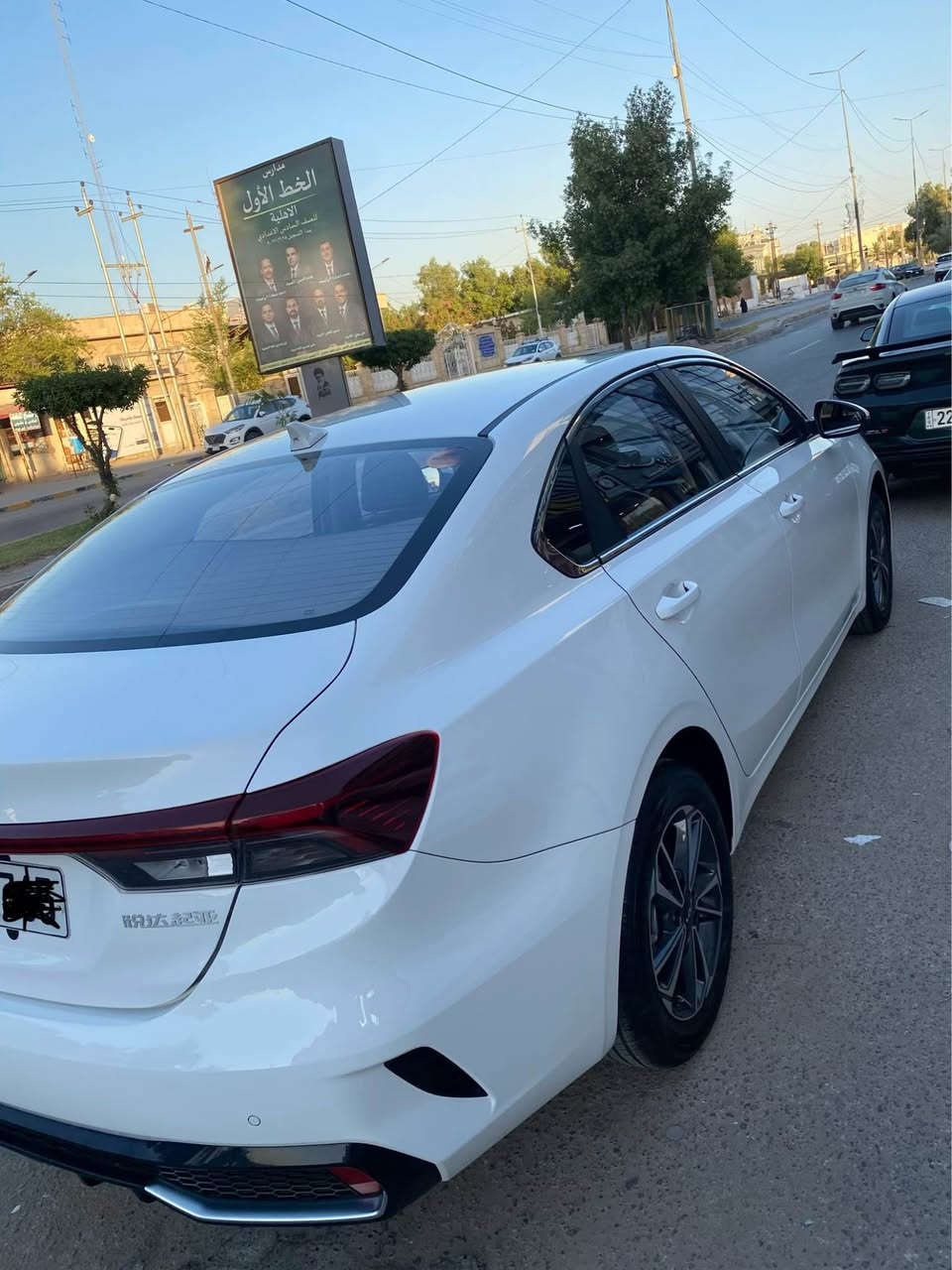 🚘 كيا K3 موديل 2024
 فول مواصفات
 رقمة أربيل بأسم شركة بالنجف تحويل او وكالة 
ماشية 17 الف كيلو 
سيارة جديدة وكفالة عامة من صبغ وضربة والبارد 

مواصفات 🔹 محرك 1500cc دبل نوزل🔹 كير أوتوماتيك 8 سرعات🔹 فتحة سقف🔹 بصمة تشغيل ودخول ذكي🔹 هاند بريك كهربائي🔹 مثبت سرعة🔹 كاميرا خلفية + شاشة عرض🔹 حساسات أمامية وخلفية🔹 مقاعد جلد 
🔹 أضواء LED أمامية وخلفية🔹 مرايا كهربائية بإشارات LED وميزة الشفط🔹 وضعيات قيادة (اقتصادي – ذكي – رياضي)

السعر 145 ورقة وبيها مجال 
مكاني النجف الأشرف قرب كراج بغداد الشمالي 

📞 للاستفسار والاتصال: *********** النجف, العراق
