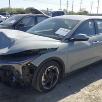 K4 ,2025 بعد 30 يوم توصل الميناء . بدون تصليح بدون كمرك . فقط بنيد حاد...