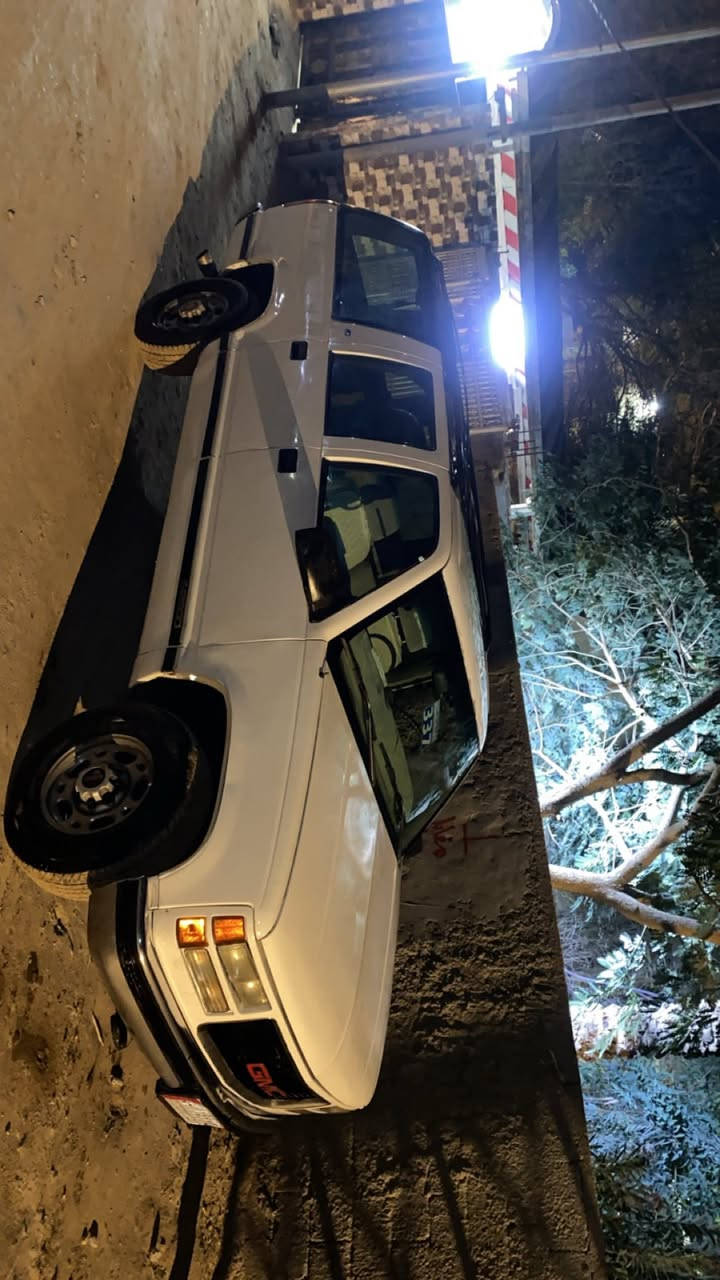 سلام عليكم
من رخصه الادمن
بهبهان 1999 فحل للبيع 
مكينه 350كير1000
حداده 80٪؜100
بدي وشاصي بدون خياس 
كهربائيات شغالات 
العنوان البصره السراجي خلف القصور 
السعر 45 وبيها مجال 
للاستفسار ***********
