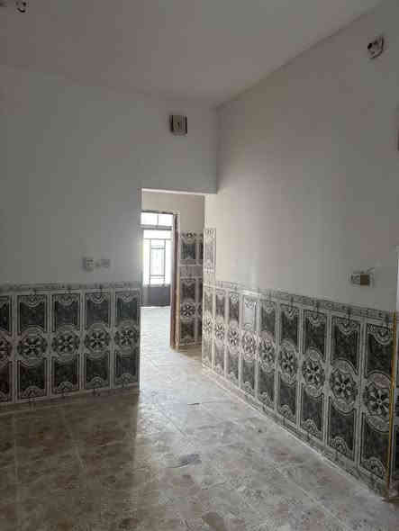 السلام عليكم 
مشتمل للبيع حي الشهداء قرب مدرسة الاعظميه طابق واحد مساحة ١٢٥متر ارضيه كاشي بناء طابوق سعر ٨٠ مليون وبيه مجال للإستفسار ***********او***********
