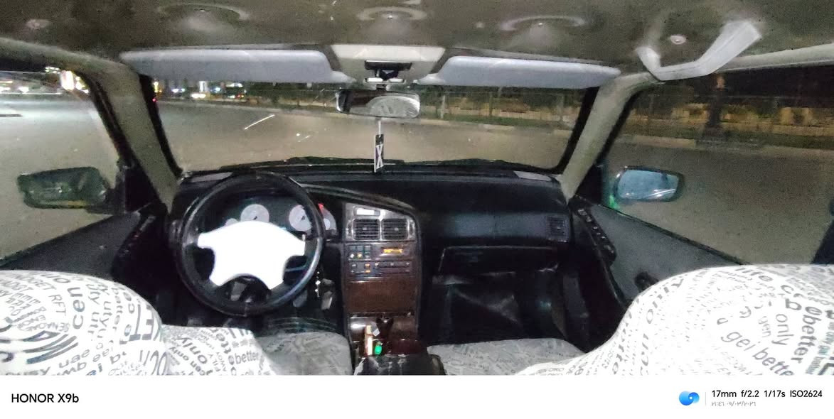 سلام عليكم
للبيع بيجو بارص مديل 16 سياره كفاله ماعده ضربه بل جاملغ الخلفي مثل ما واضح بصوره كير قبل يومين شديت فرنسي اصلي ابو ضمان  ومكينه ع شرط كفاله حداديه امامي خلفي قبل اسبوع امبدله  كله جديد  منضومت بانزين جديه تجي وشوف بعينك  تبريد كهربائية كله شغاله سنويه  نافذه صار سبوعين راعيه يريد تحويل مصفره هيئ وغرامات  سعر ٤٥ وبيه مجال مكاني كربلاء رقمي ***********
