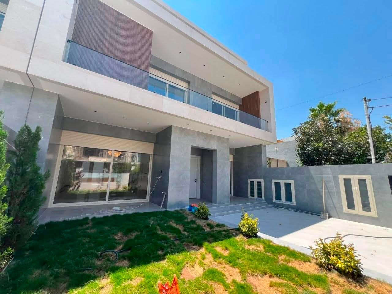 🔸سند طابو يتسجل بإسم اي عراقي
📍أربيل- منزلين لبيع حي مفتى سنتر اربيل قرب شارع 60M

➖مساحة 300M+300M طابقين 
يتكون⤵️
➖5غرف نوم 
➖استقبال-صاله-مطبخ-مجموعه صحيات-كراج

📞  تواصل مباشر واتساب أو اتصال:

📱***********

📱***********

