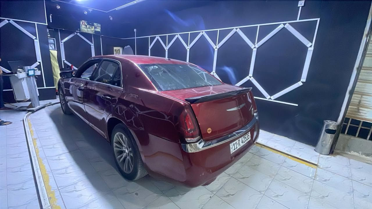 اوباما C300موديل 14 اصل السياره نضيفه بيها جاملغ الخلفي فقط الباقي كفاله كير مكينه حداديه تبريد كله كفاله شرط مكينه 3،6 شغل واطلع منضومة تبريد جديده رقم بغداد دولي ب اسمي شوكت متريد مداور  والسونار موجود بلصور 
***********
***********
مكانها القادسيه ناحية الصلاحيه ومرات متواجد بكربلاء

