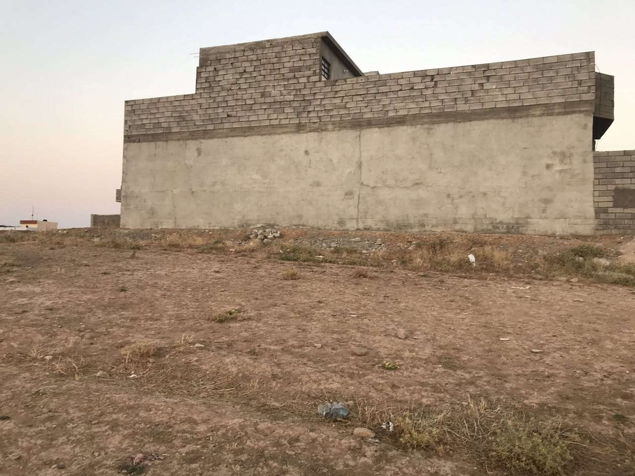 السلام عليكم يوجد قطعت ارض للبيع ب حي القوسيات بكلية الحياة المساحة 200متر واجها 10ماي كهرب يوجد بيها سند شارع 10كدامها سعر الارض 20مليون وبيها مجال للاستفسار عبر الرقم ***********
