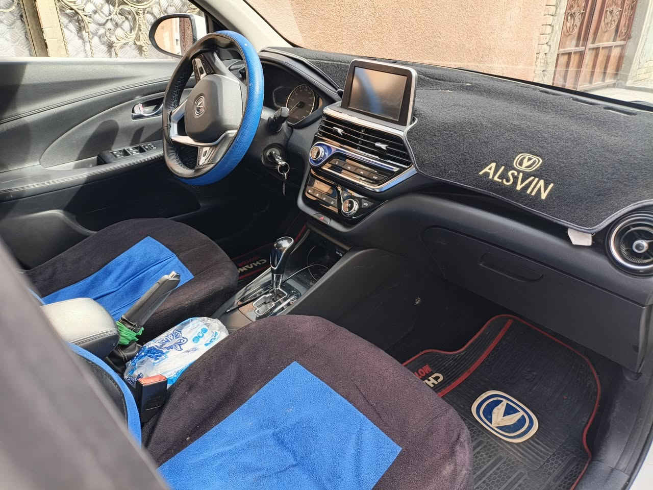 شانجان مديل 21 ماشيه 74 بيه مبدل بنيد ودعاميه اماميه وبيه بارد باب خلفي سعر80 ورقه عنوان بغداد بلديات متواجد واتساب ***********
