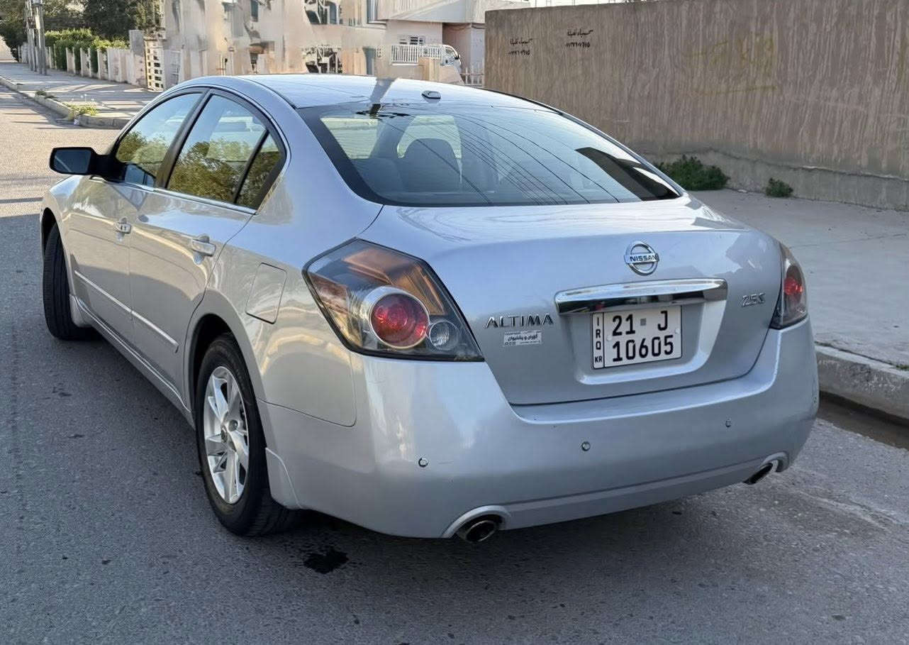 سلام عليكم
نوع السياره  نيسان التيما S
موديل 2012 
ماشيه154
تحويل وكاله حاضر بسمي 
تحكم استيرن 
تبريد لمس 
تبريد تتفيه شغال 
كير اوتماتيك 
اي بي إس 
ويل كب 
مكينه 2500
حادث فقط جاملوغ بونيد 
بدون دواخل ابشرط 
رقم سنويه جديد 
تخم تاير حداديه جديده 
سعر 100
للاستفسار ***********
العنوان ديالى خانقين
