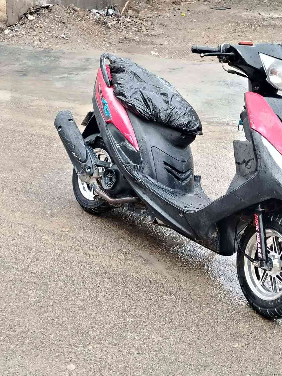 السلام عليكم ورحمه الله وبركاته شباب دراجه ماكس عدله120  الدراجه خير من الله  كفاله عامه من تاير لتاير الدراجه ما مفتوحه جيب فيتر وتعال افحص برغي ما مفتوح مزوده بس وياله كله بلاد اي شي مابيها الدراجه نضيفه أو كلشي بيها بلادي السعر 750 بيها مجال الي مو شراي لا يكسر بسعرها  رقم الهاتف /*********** المكان ديالى بعقوبه الرحمه
