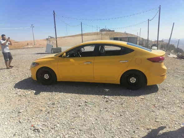 السلام عليكم . مكلف بالنشر . هونداي الانتره موديل ٢٠١٨ . امريكيه وصور الحادث بالنشر بنيد مبدل اصلي ومصبوغه عام صفراء تكسي والمحرك مفتوح مجفت اصلي بغداد السعر ١٢٥ ورقه وبيع مجال رقم صاحب السياره  ٠٧٧٧٤٨٨٨٣٦  / ***********
