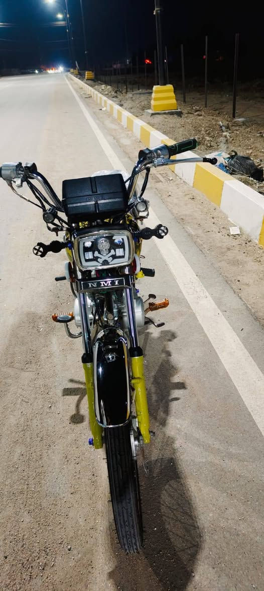 سلام عليكم دراجه اورا ارشه مديل 20  محرك 24 دراجه نظيفه كلشي شغال بيه جاهزه اترايك شلامجه مكان ناصريه سوك شيوخ سعر 650..... ***********
