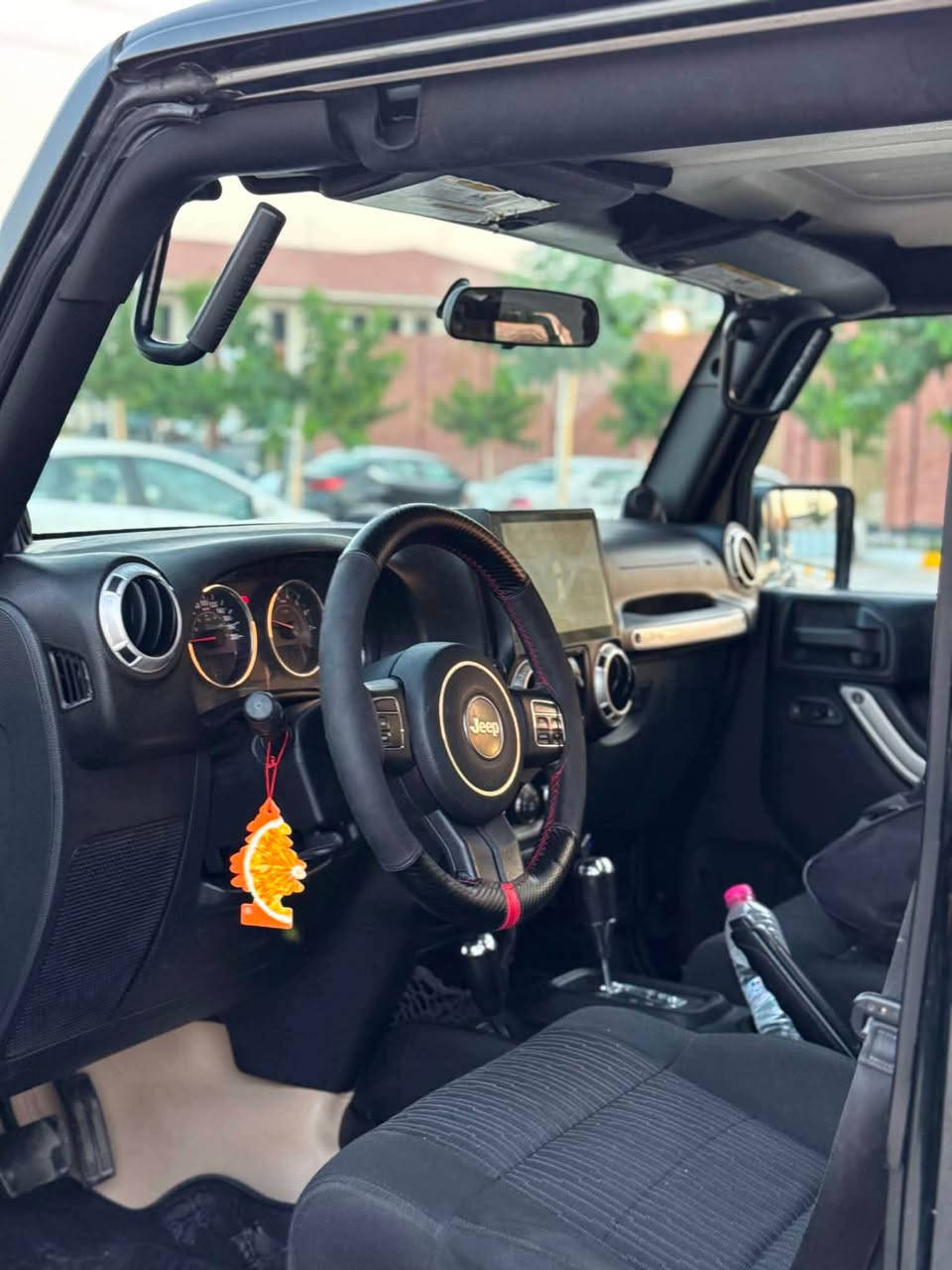 ...﷽...
Jeep wrangler 🇺🇸
جێب ڕانگلەر مۆدیل 2012 سفری خلیج (هارلم)
ڕەنگی زەیتوونی تۆخ ، کامل کراوە بە 2020
تایە و ویلی جەبەلی بۆ بەستراوە 
سەقفی پلاستیک مەرغووب 
گێر و مەکینە و کارەبایی بەشەرت 
ئەکسل و دەبڵ ئەکسلی بەشەرت 
تەبرید سارد و گەرم بەشەرت 
سەنەوی ژینگە و ڕێگاوبانی تازەیە بە ناوی خۆمانەوەیە 
کامل سێرفز بۆ کراوە ، ڕۆنی مەکینە هایدرۆلیکی گێر 
سەیارەکەمان سفری ئێرەیە و بێ بۆیاخ (clean title )
سارد و بۆیاخ و پارچە گۆراوی نیە ...
ماوەی ڕۆشتنی سەیارەکە تەنها ١٢٠ هەزار کیلۆمەتر 
ژمارە موبایل لەسەر ڕەسمەکان دانراوە ..
شوێن سلێمانی السليمانية, العراق
