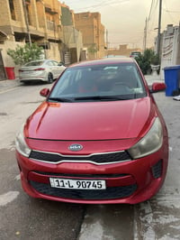 كيا ريو 2019  سعرها دفتر وبي مجال . بيها 3 قطع صبغ  محرك 1600 رقم جديد...