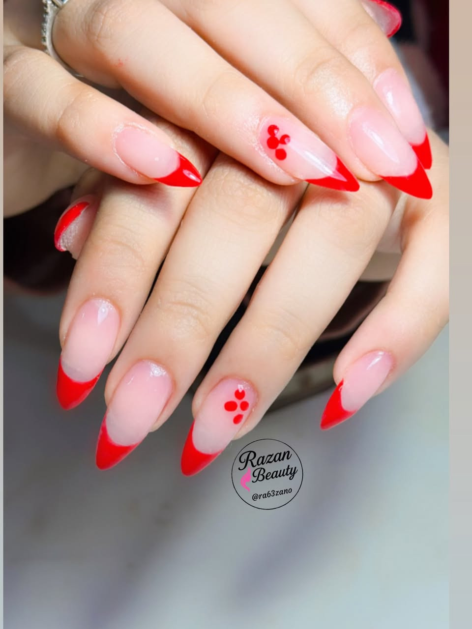 بس بـ20 ألف! 🔥
غيري شكل إيدج وخليها تخطف الأنظار

بناء جل اكستيشن + جلش + دزاين حسب الرغبة
شغل مرتب، نظيف، ولمسة فخامة بإيدج 💅✨

📍 العنوان: البياع – شارع 12 – تقاطع الحمام – خلف مكتبة ميم
📞 الحجز والاستفسار: ***********

رزان بيوتي – جمالج يبان من إيدج ✨
